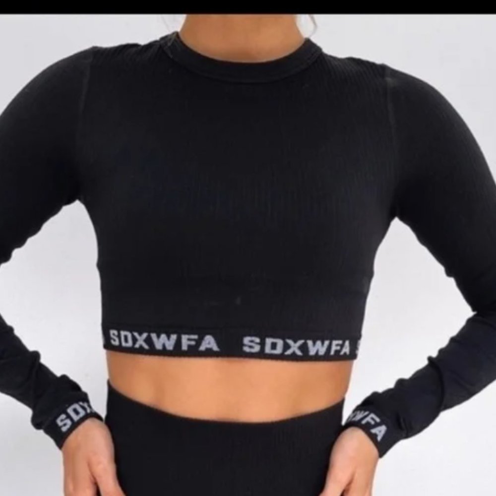 Sarah's Day White Fox Boutique Coffee Date Seamless Long Sleeve Crop Top L Black